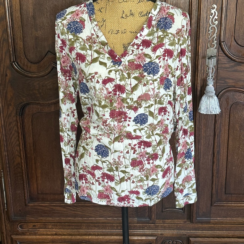 Cream and Pink Fitted Long Sleeve Blouse with Whimsical Print
